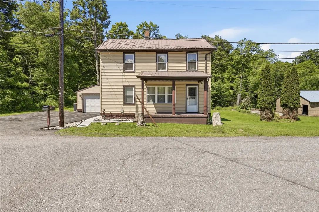 111 Center St, Stoystown, PA 15563 - #1