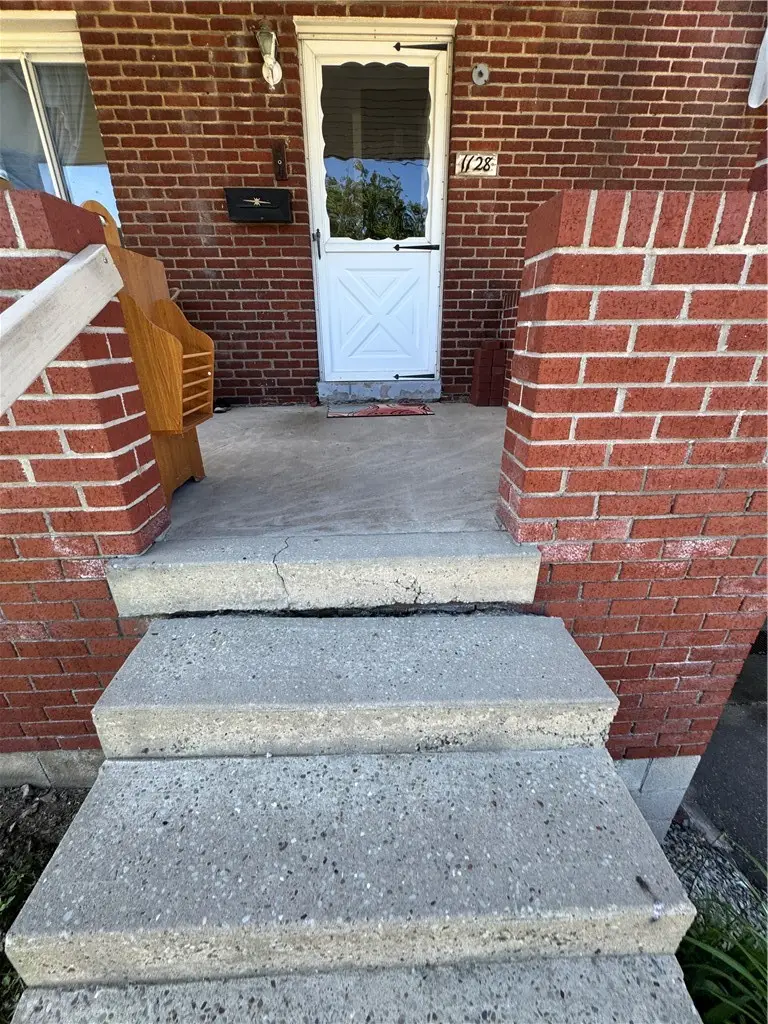 1128 Mckinley Dr, Clairton, PA 15025 - #2