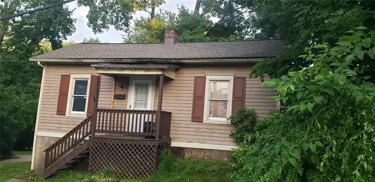 535 E Washington St, Rochester, PA 15074 - #1