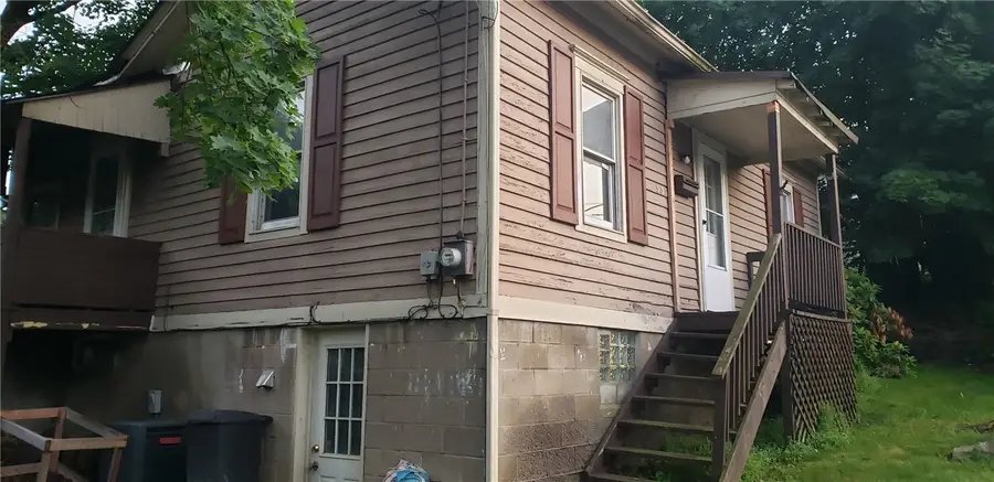 535 E Washington St, Rochester, PA 15074 - #2