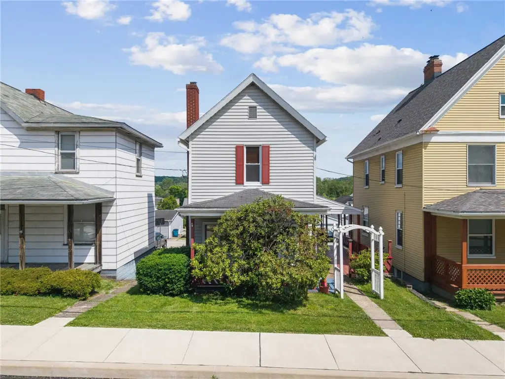 212 S 4th Street, Youngwood, PA 15697 - #1