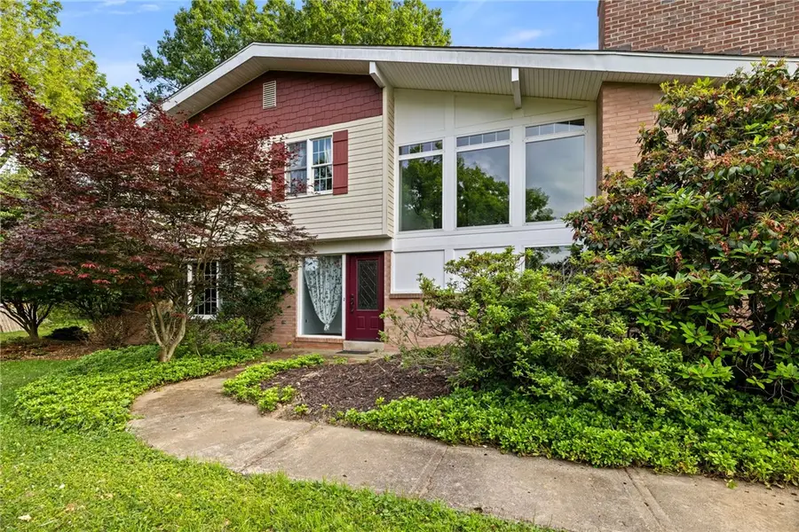 9610 Fox Rd, Pittsburgh, PA 15237 - #2