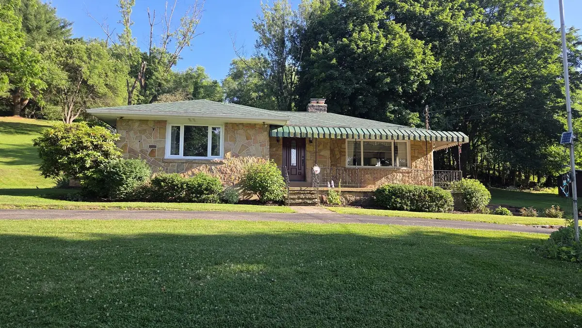 377 Orr Avenue, Apollo, PA 15613 - #1