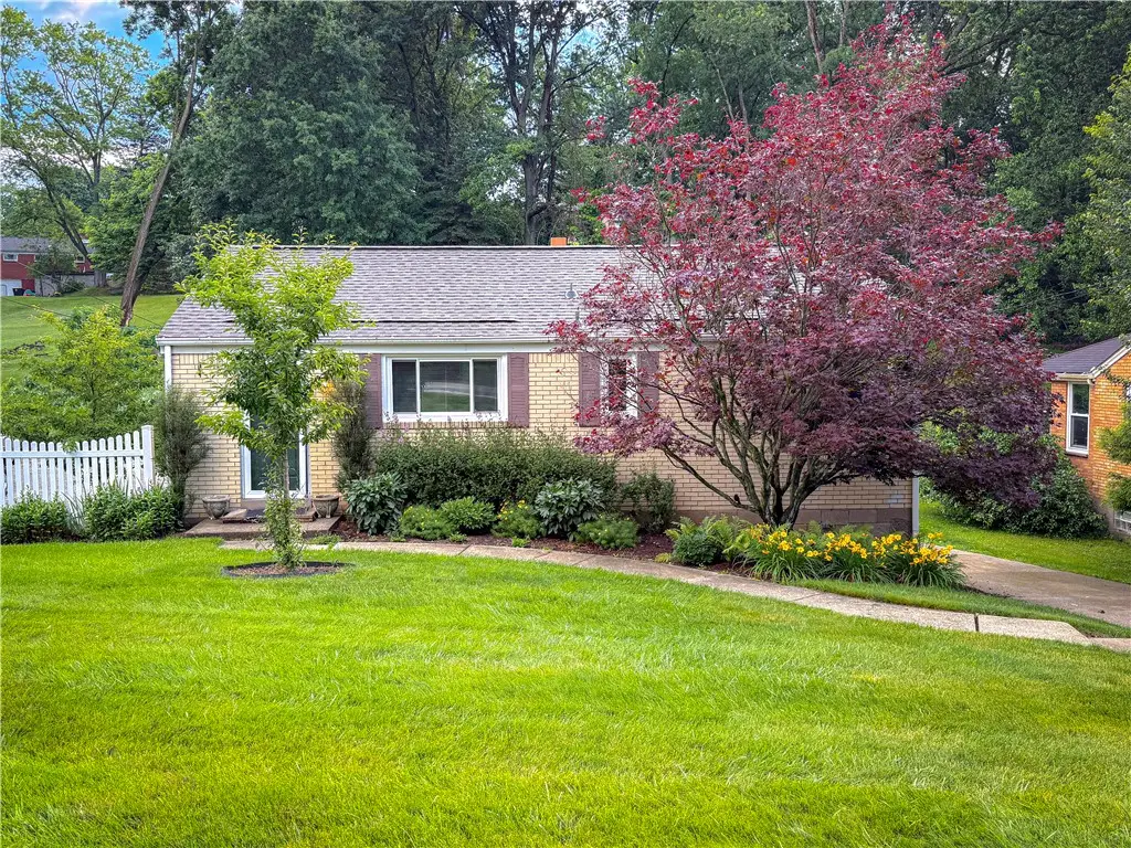 951 Logan Rd, Bethel Park, PA 15102 - #1