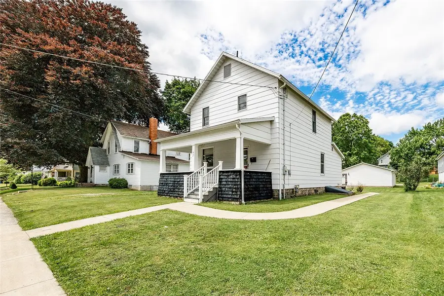 225 E Pine St, Grove City, PA 16127 - #3