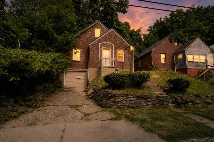 2137 Village Dr, Pittsburgh, PA 15221 - #3
