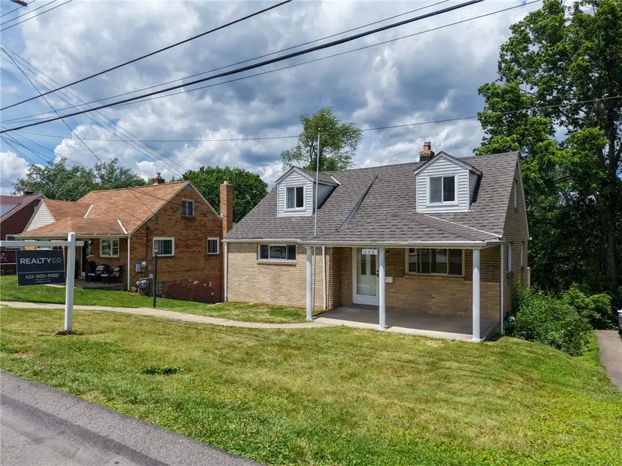 660 Valemont Dr, Verona, PA 15147 - #2