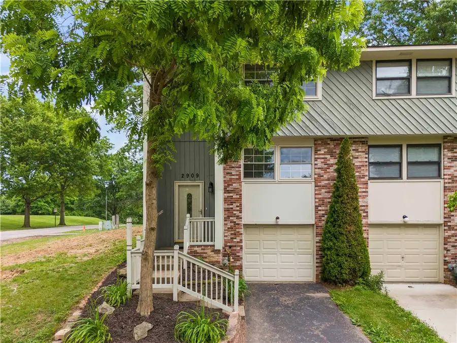2909 Big Meadow Ct, Bridgeville, PA 15017 - #2