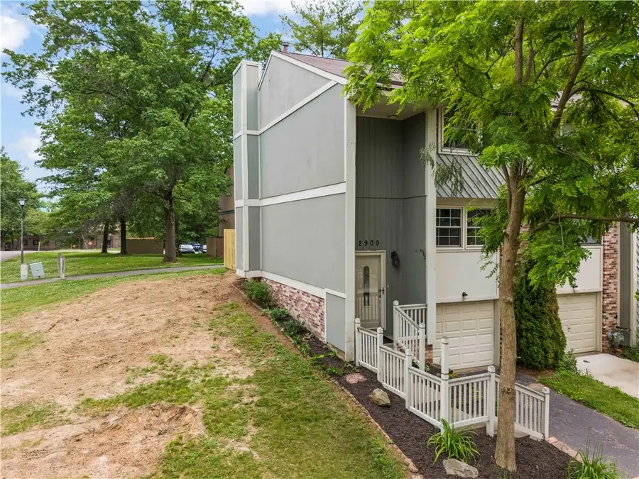 2909 Big Meadow Ct, Bridgeville, PA 15017 - #3
