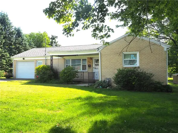 309 Beechwood Ave, Farrell, PA 16121