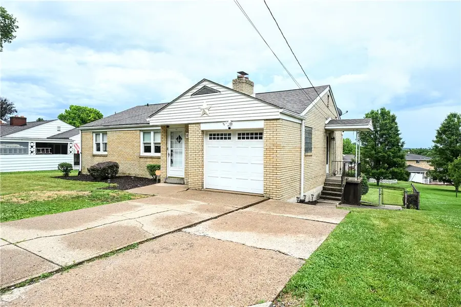 2105 Ridge Rd, McKeesport, PA 15135 - #3