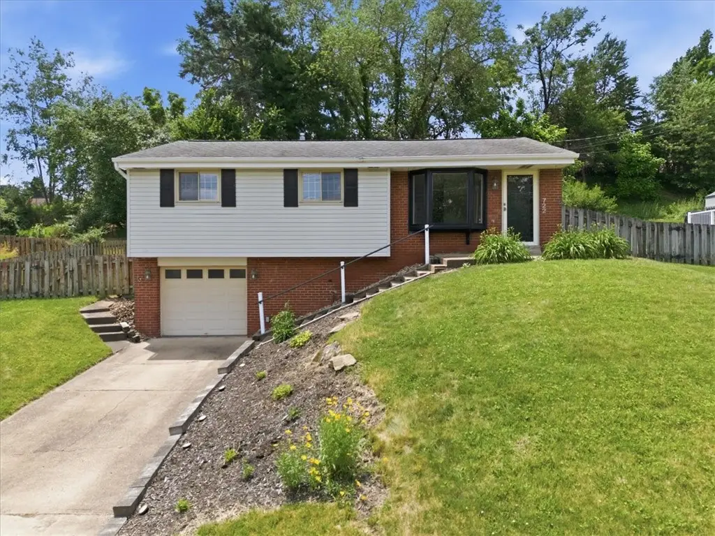 722 Redstone Dr, Allison Park, PA 15101 - #1