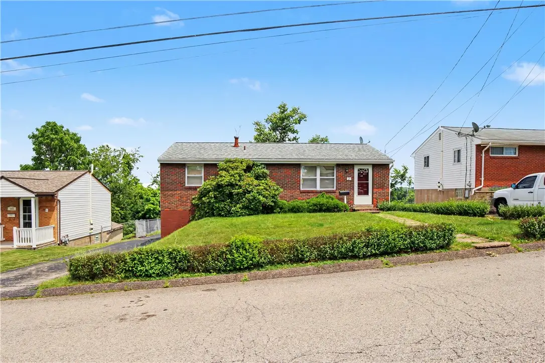 121 Vetter Dr, Pittsburgh, PA 15235 - #1