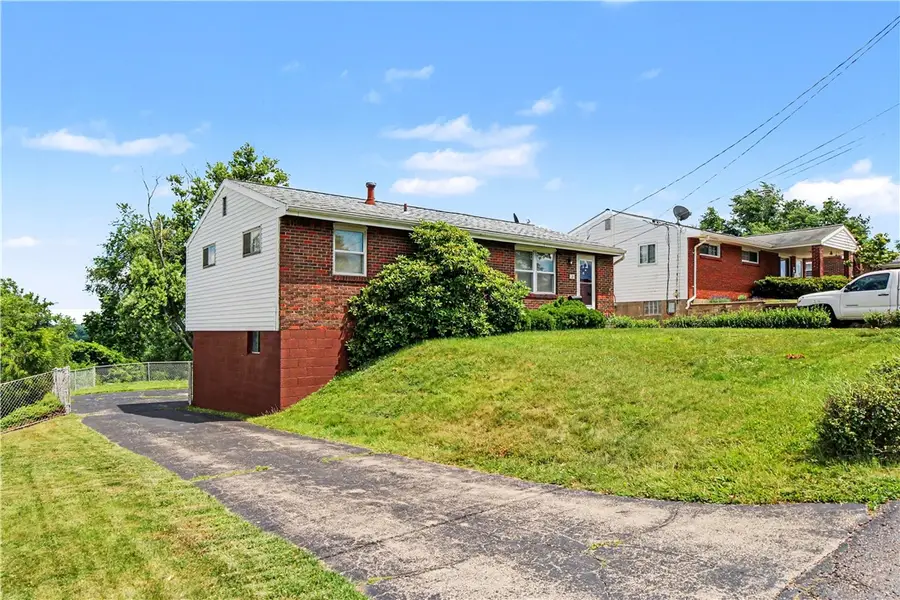 121 Vetter Dr, Pittsburgh, PA 15235 - #2