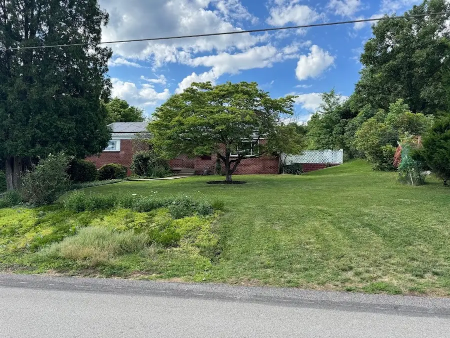 2455 Hampton Ave, Allison Park, PA 15101 - #3