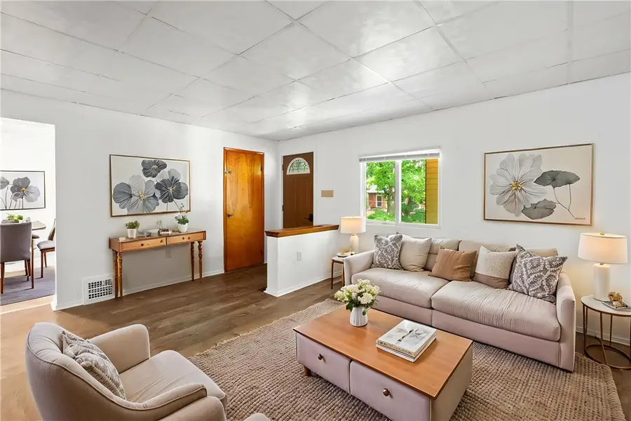 106 Carrick Ave, Pittsburgh, PA 15210 - #2