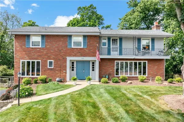 5892 Lorene Dr, Bethel Park, PA 15102