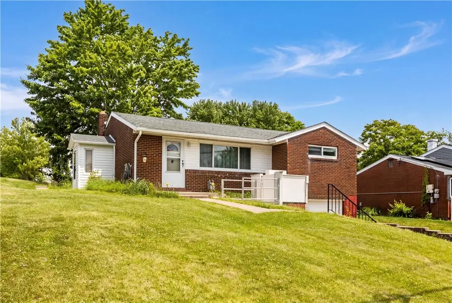 203 Burch Dr, Coraopolis, PA 15108 - #2