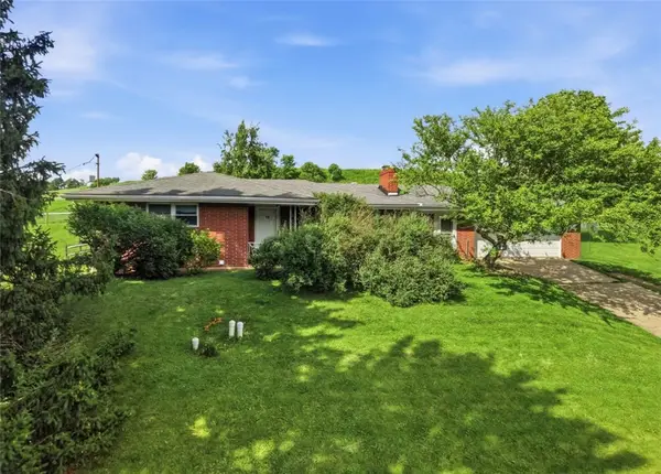 68 Armstrong Dr, Washington, PA 15301