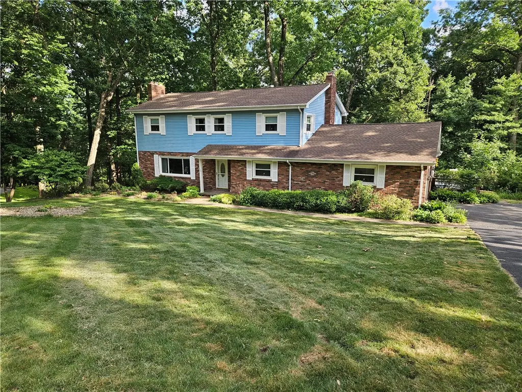 135 Thornwood Dr, Butler, PA 16001 - #1