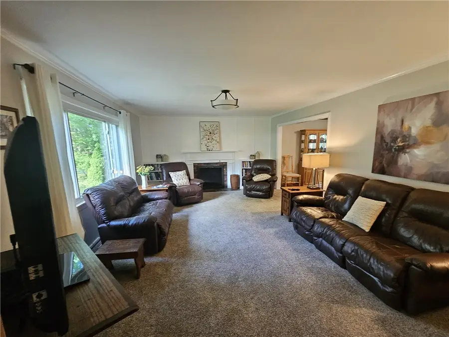 135 Thornwood Dr, Butler, PA 16001 - #3