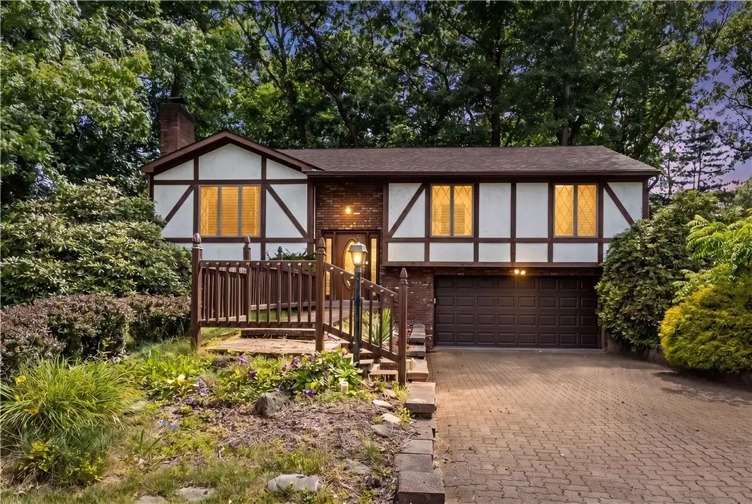 1721 Grove Crest Dr, Pittsburgh, PA 15239 - #1