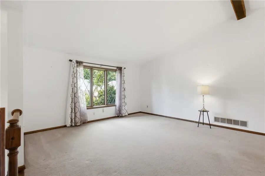 1721 Grove Crest Dr, Pittsburgh, PA 15239 - #3