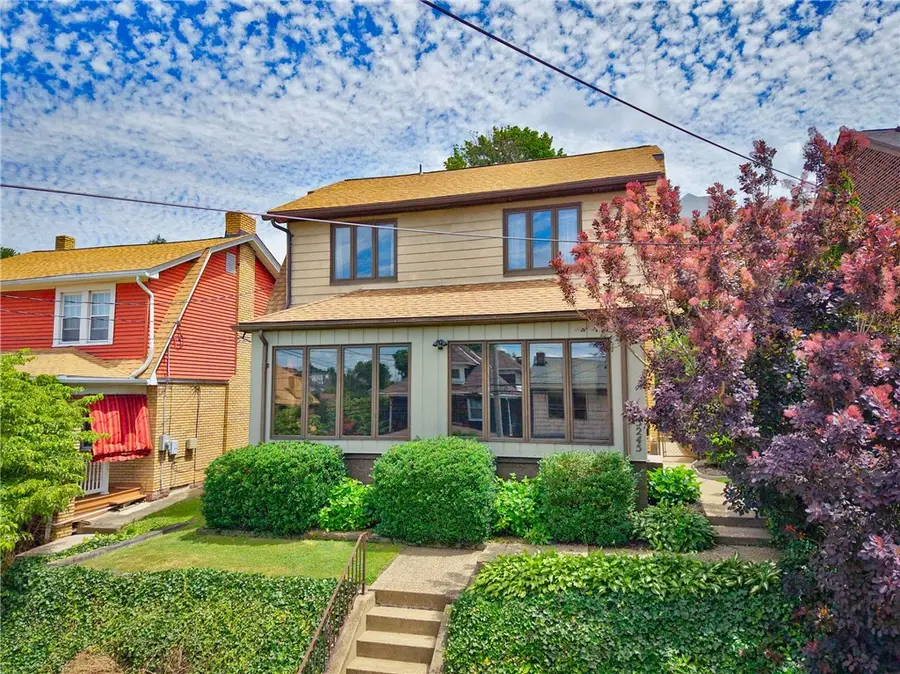 3245 Latonia Ave, Pittsburgh, PA 15216 - #2
