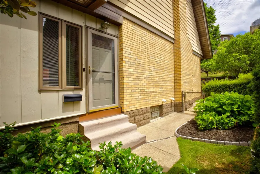 3245 Latonia Ave, Pittsburgh, PA 15216 - #3