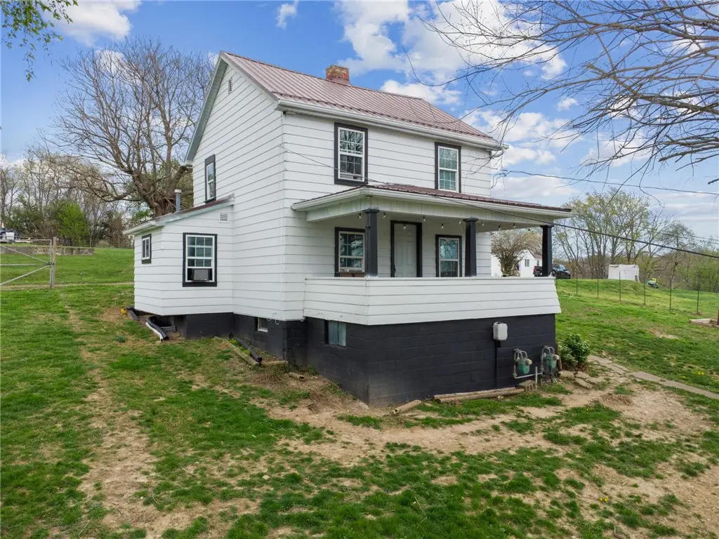 35 Bucey Rd, Burgettstown, PA 15021 - #1