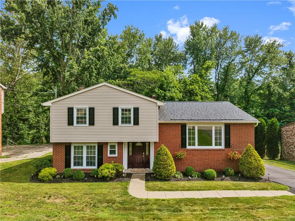 110 N Jamestown Road, Coraopolis, PA 15108 - #1