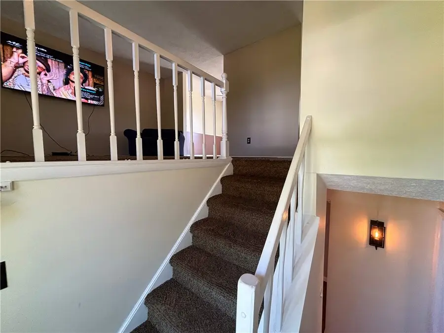 416 Meeting House Rd, Bridgeville, PA 15017 - #2