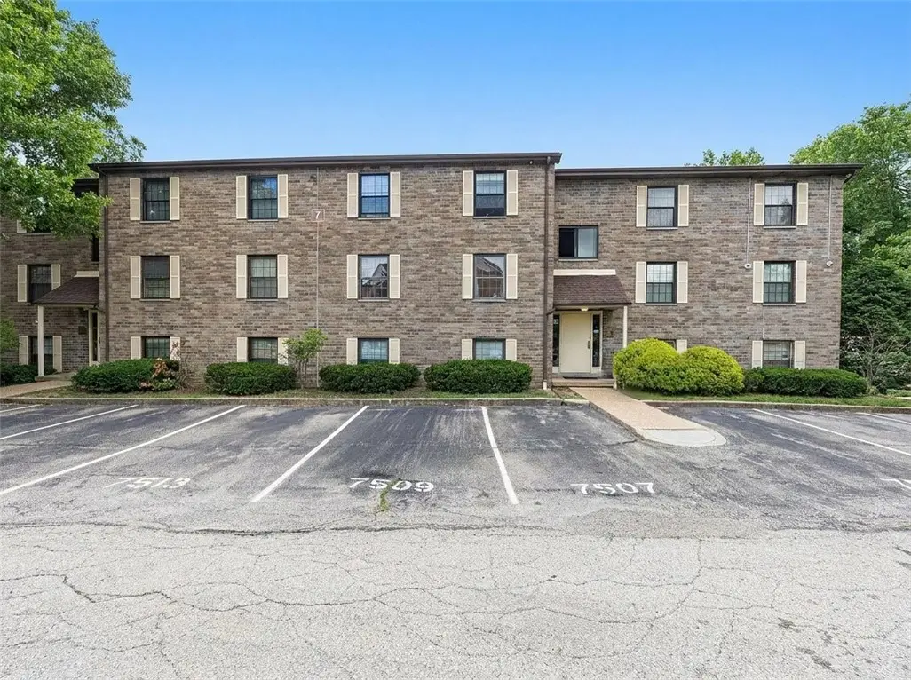 7509 Penn Bridge Ct, Pittsburgh, PA 15221 - #1