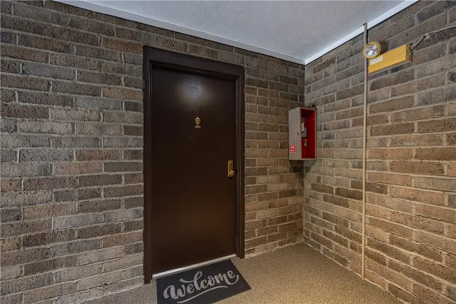 7509 Penn Bridge Ct, Pittsburgh, PA 15221 - #2