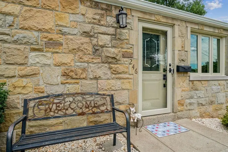 246 St Croix Drive, Pittsburgh, PA 15235 - #3
