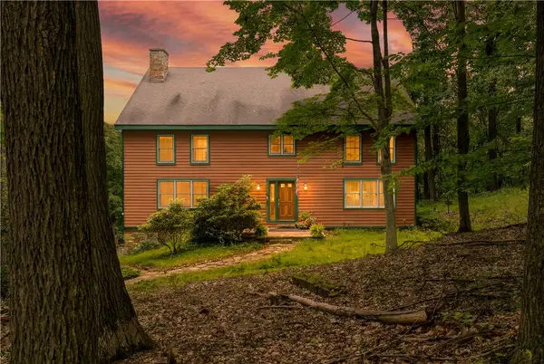272 Mountain View Rd, Acme, PA 15610