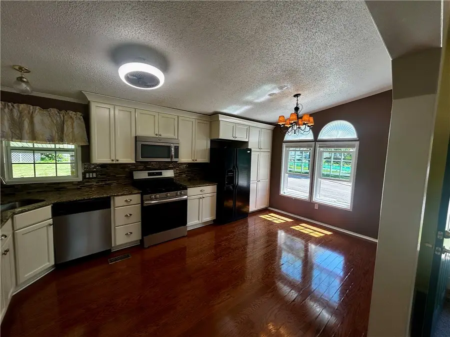 806 Center St, Boswell, PA 15531 - #3