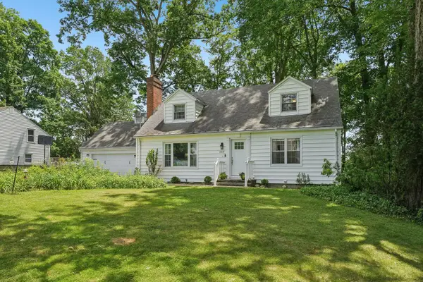 320 Frazier Dr, New Castle, PA 16105