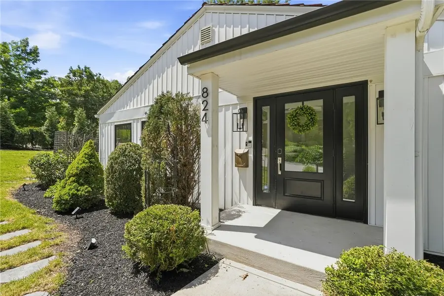 824 Foxland Drive, Pittsburgh, PA 15243 - #2