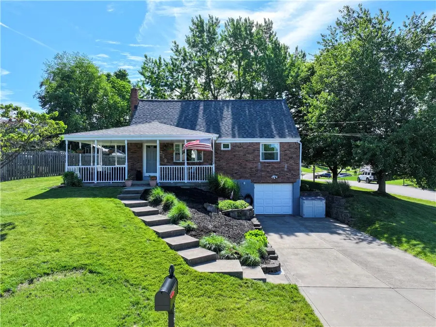 279 Southward Dr, Coraopolis, PA 15108 - #2