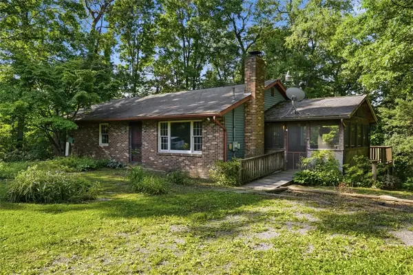 256 Ridge Rd, Zelienople, PA 16063