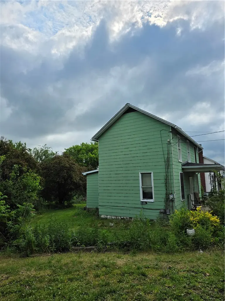 1302 Oaklawn Dr, Latrobe, PA 15650 - #3