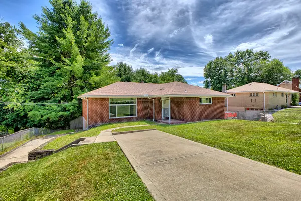 3201 Coulterville Road, White Oak, PA 15642