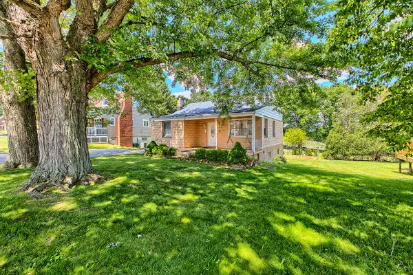 608 Wyandotte Street, North Huntingdon, PA 15642