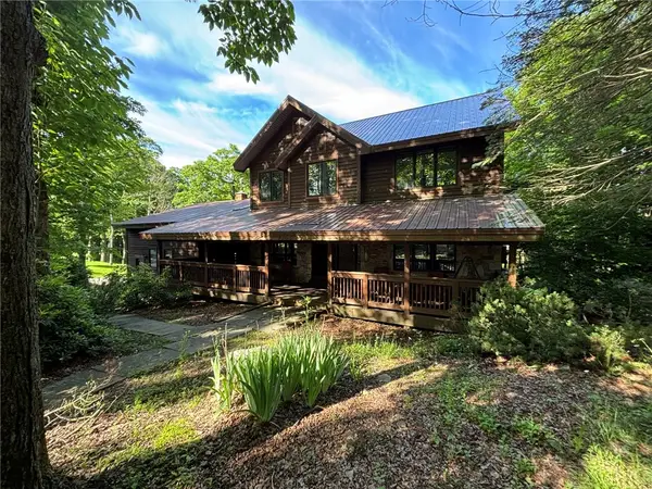 2304 South Ridge Drive, Hidden Valley, PA 15502