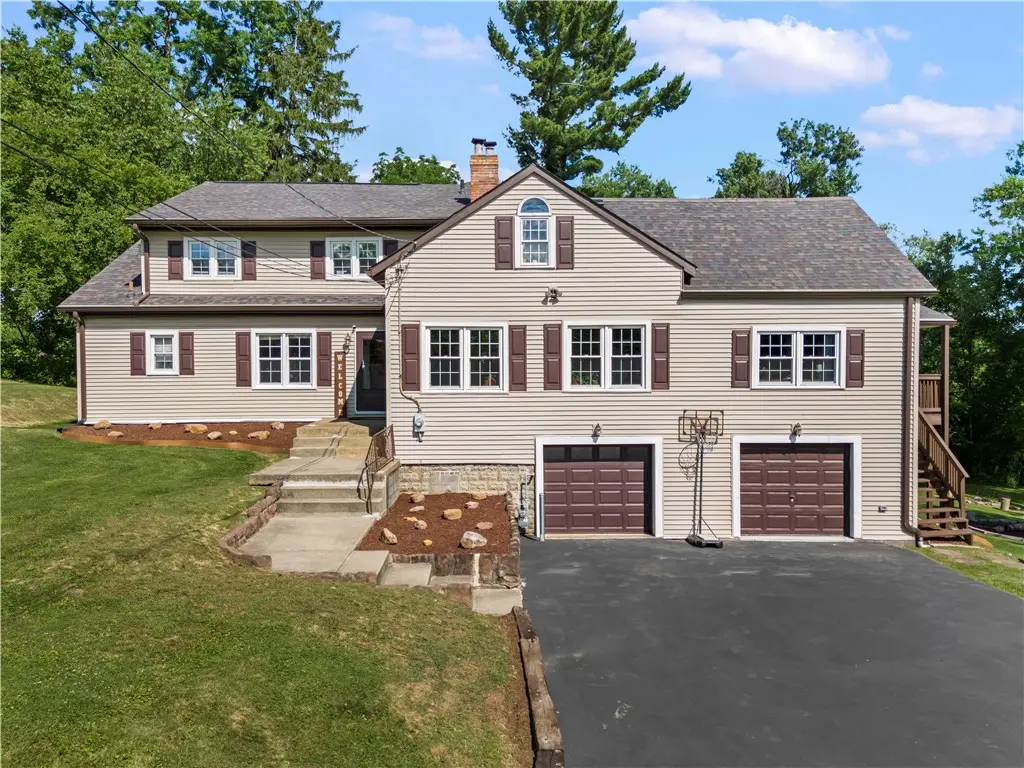 860 E Mcmurray Rd, Venetia, PA 15367 - #1