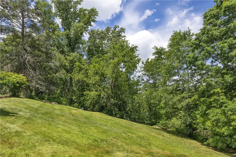 2404 Marble Ln, Sewickley, PA 15143 - #3