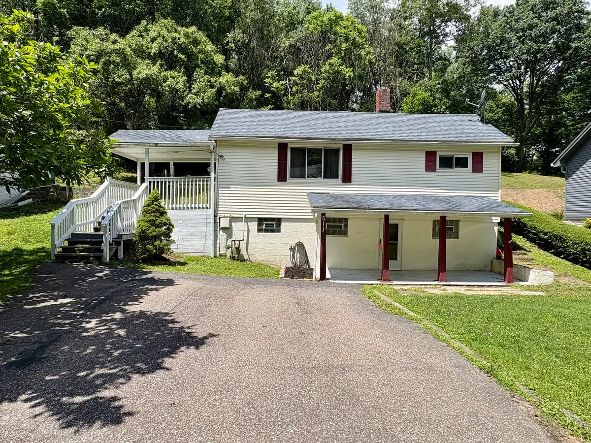 511 California Hollow Road, Imperial, PA 15126 - #1