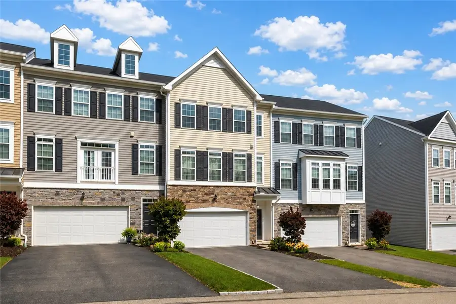 31 Hawthorne Dr, Washington, PA 15301 - #2