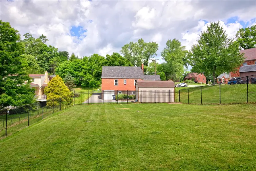 205 Coral Dr, Pittsburgh, PA 15241 - #3